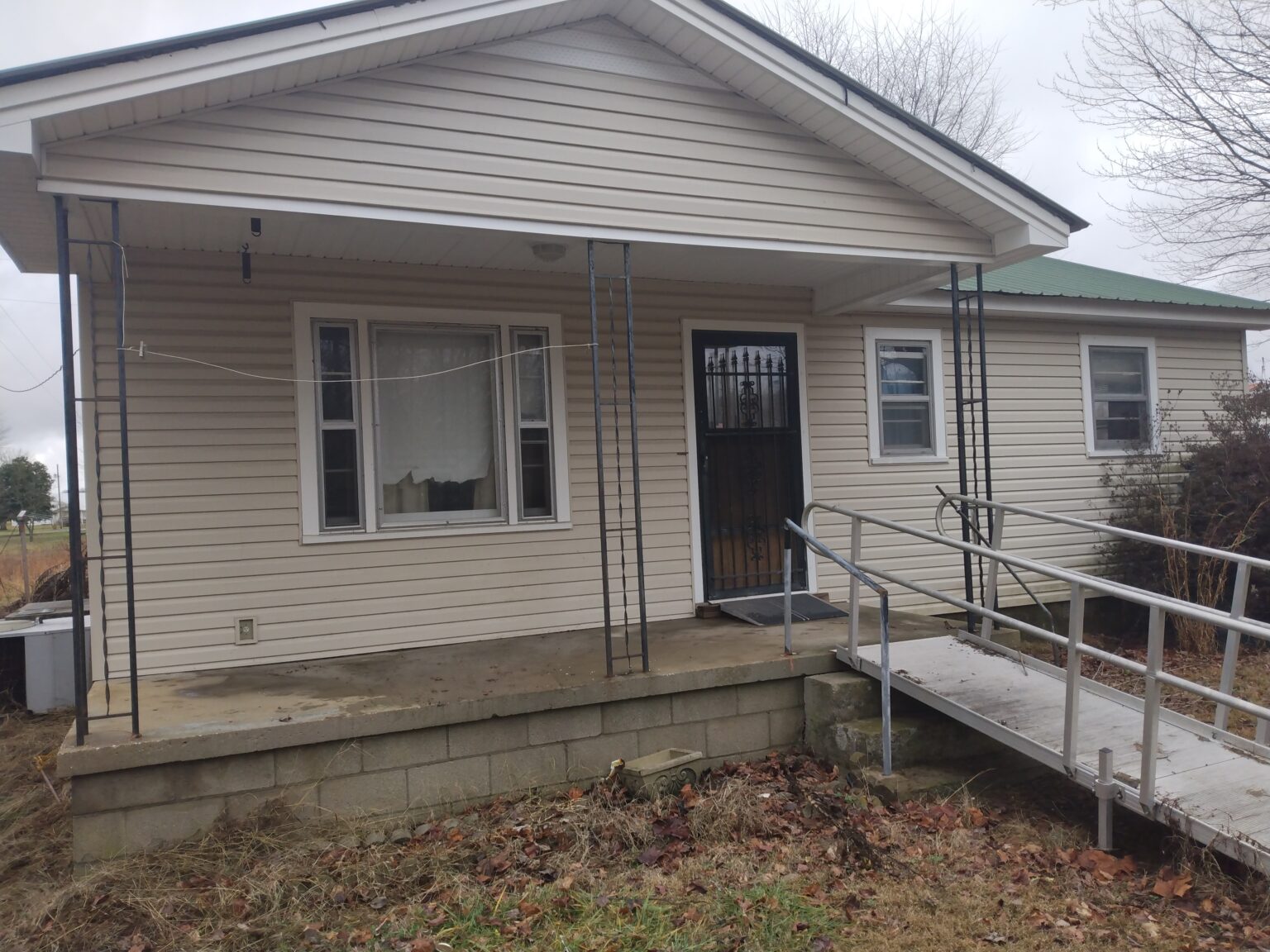 SUMNER COUNTY 401 WHITSON ROAD BETHPAGE, TN Gene Carman Real