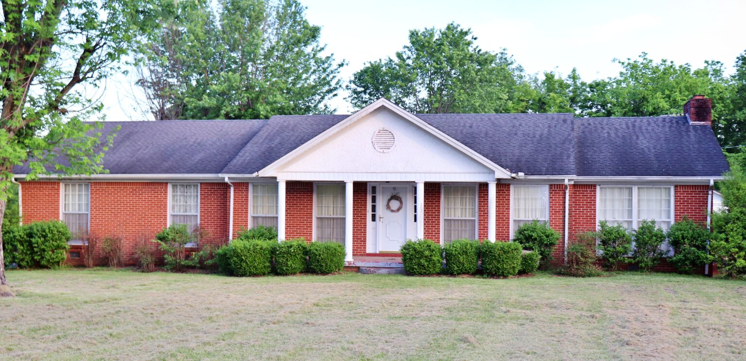 1880 HWY. 25 W. HARTSVILLE, TN TROUSDALE COUNTY Gene Carman Real Estate & Auctions